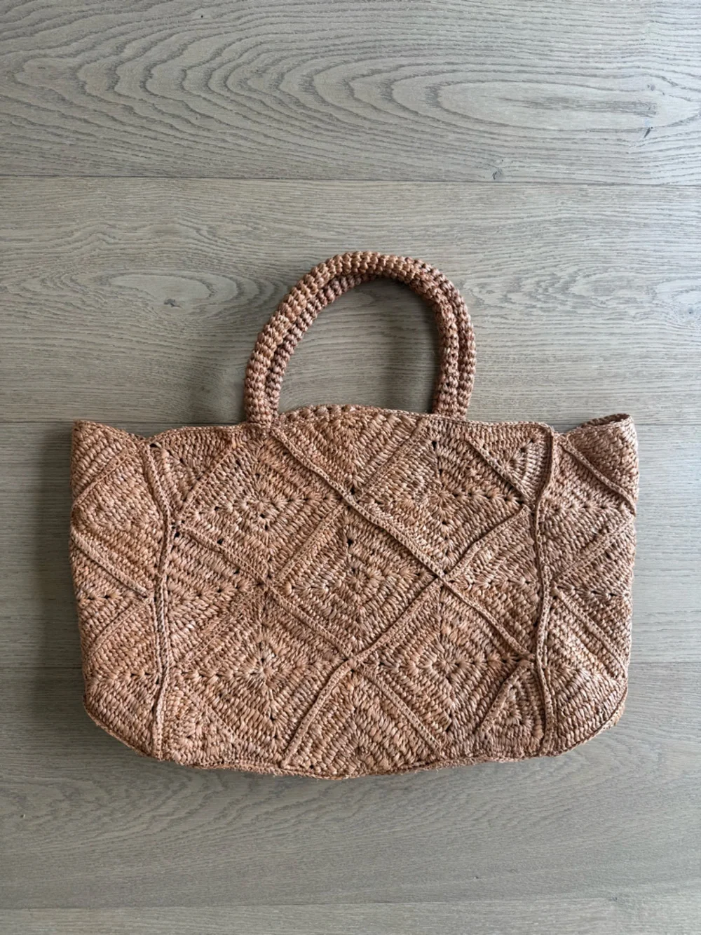 Vitamin A Cala Tote - Caramel Raffia - Picture 3 of 4